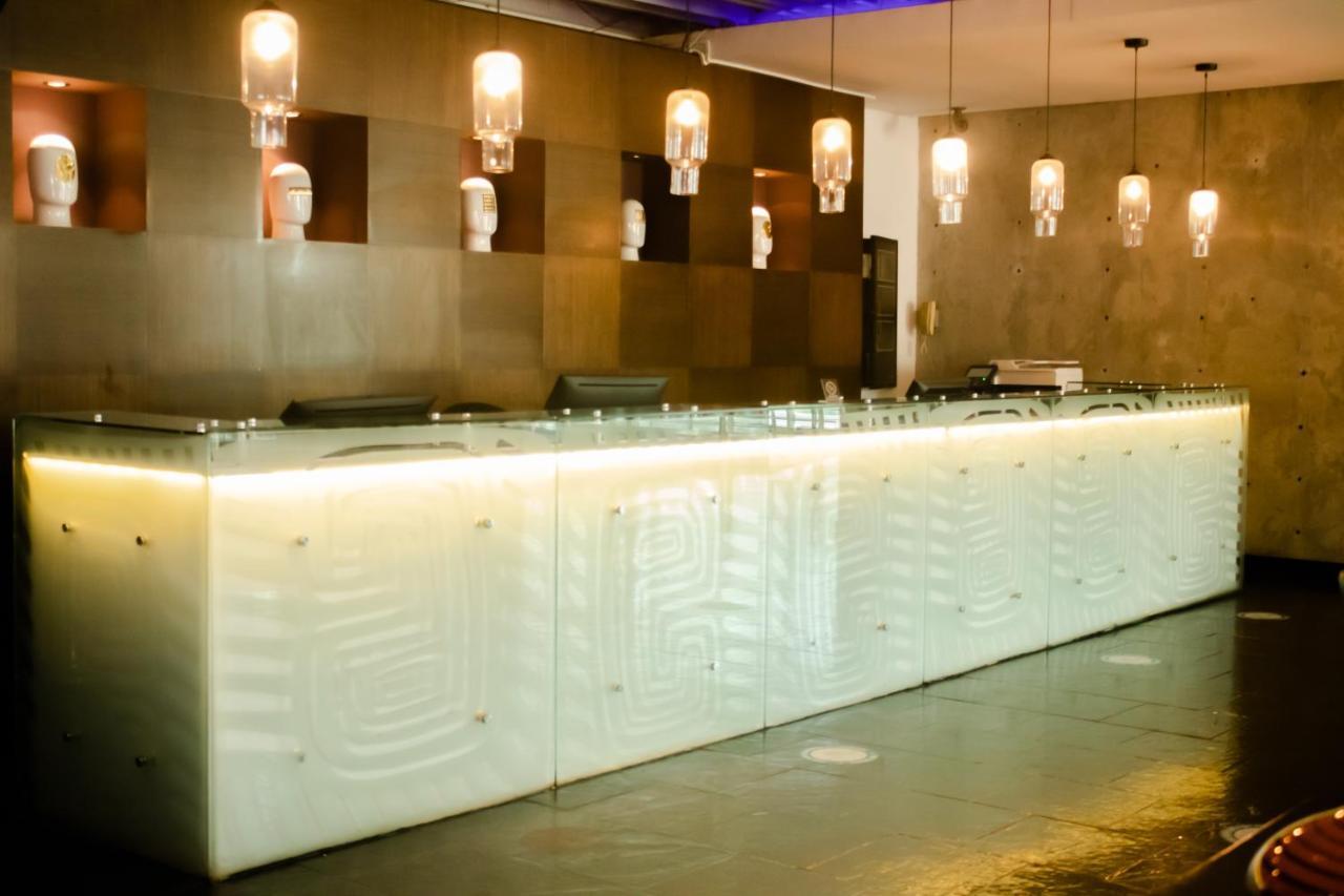 Decapolis Hotel ปานามาซิตี้ ภายนอก รูปภาพ The bar at the restaurant