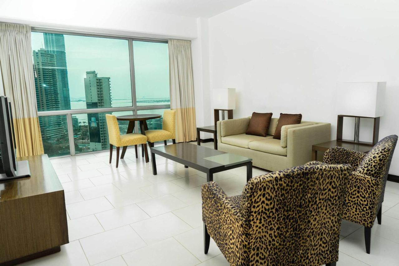 Decapolis Hotel ปานามาซิตี้ ภายนอก รูปภาพ A living room